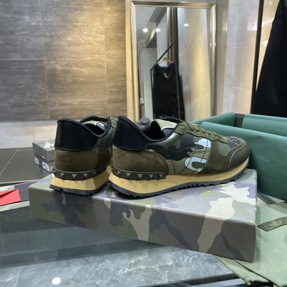 V - SNEAKERS