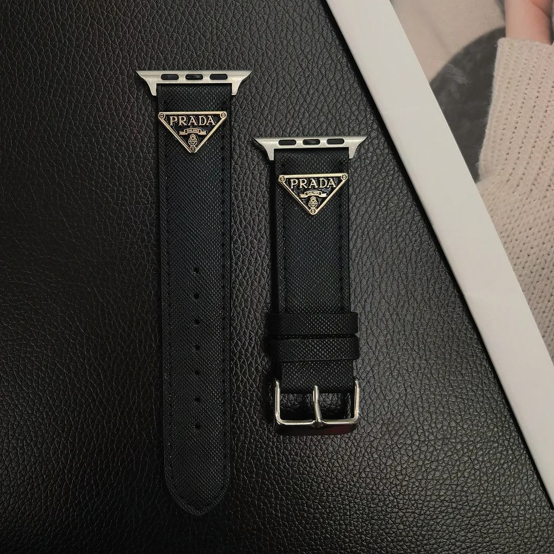 Tali Jam Tangan Kulit Apple Watch dengan Label Monogram Segitiga Ganda