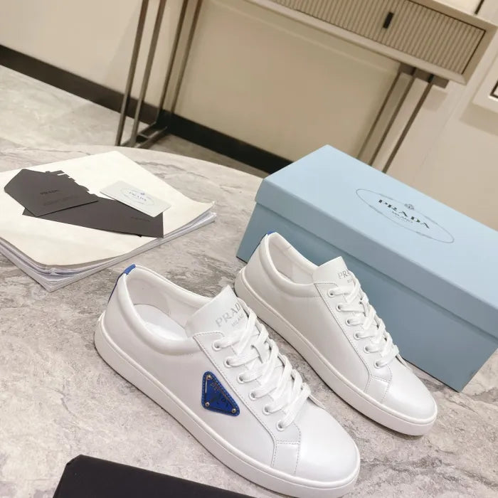 P - SNEAKERS