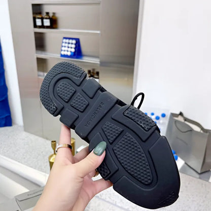 B - SNEAKERS