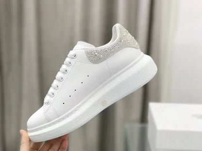 A - SNEAKERS