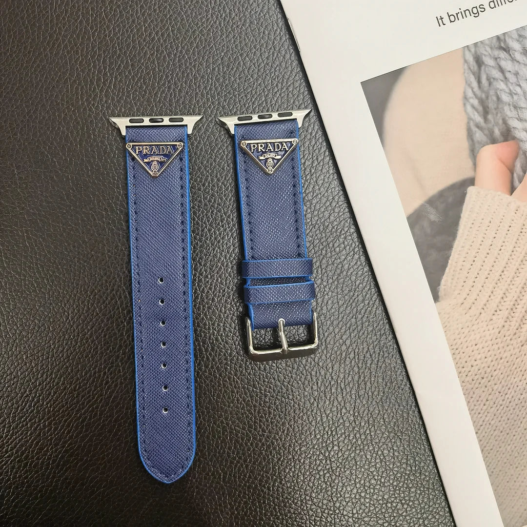 Tali Jam Tangan Kulit Apple Watch dengan Label Monogram Segitiga Ganda