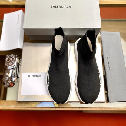 B - SNEAKERS