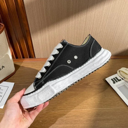 A - SNEAKERS