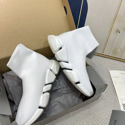B - SNEAKERS