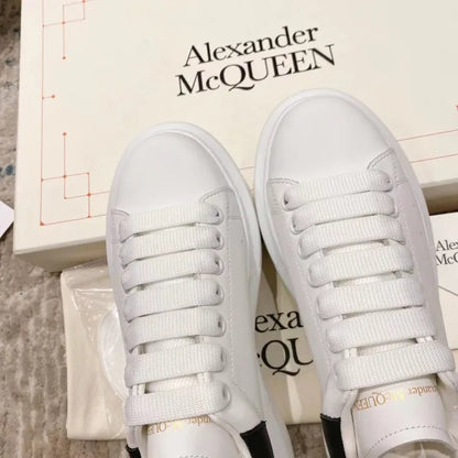 A - SNEAKERS