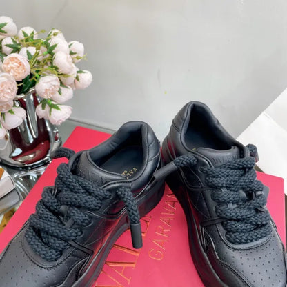 V - SNEAKERS