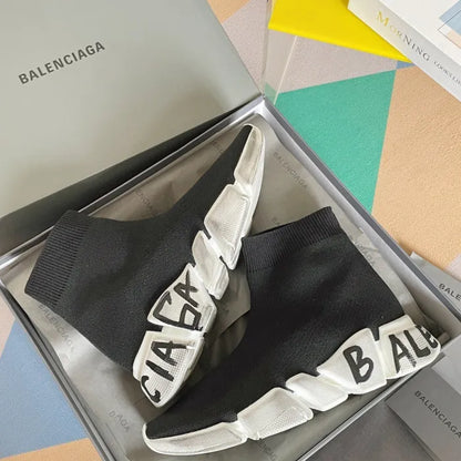 B - SNEAKERS