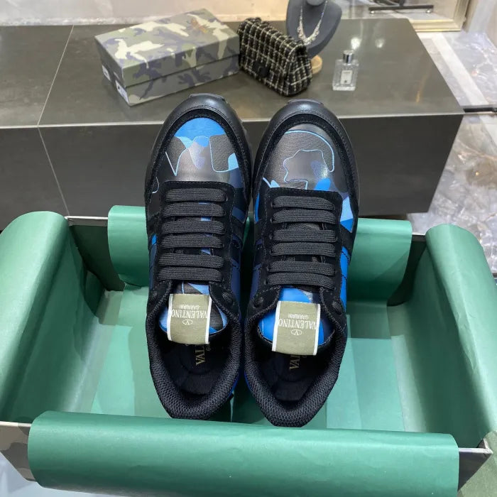V - SNEAKERS