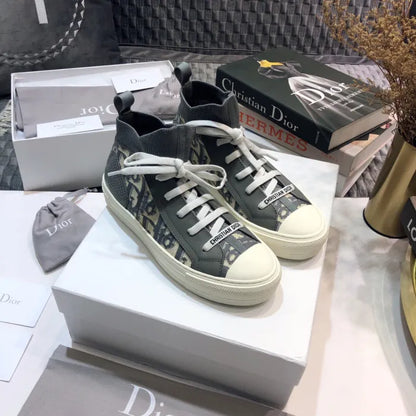 D - SNEAKERS