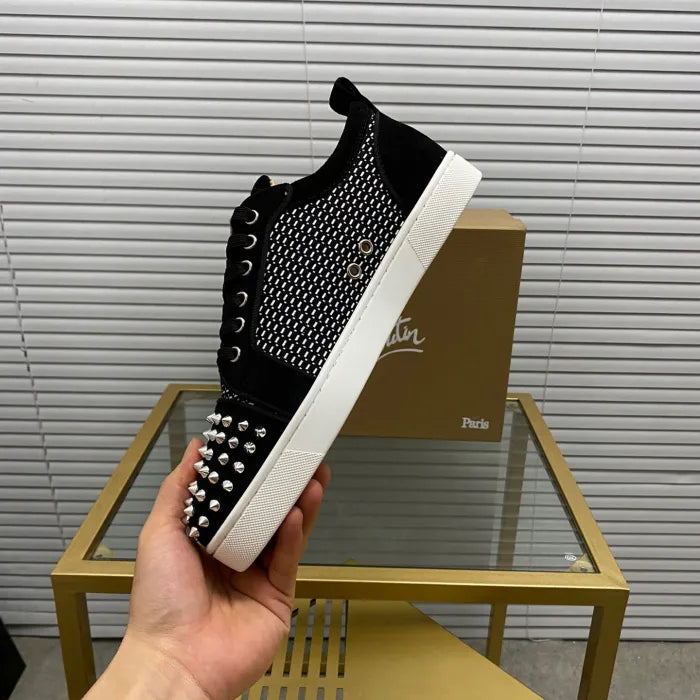 C - SNEAKERS