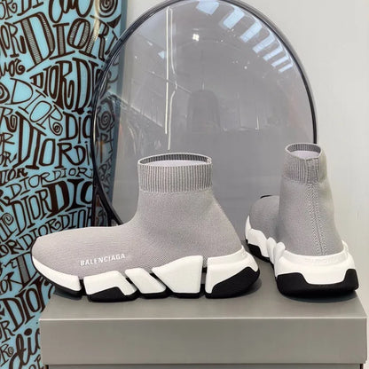 B - SNEAKERS