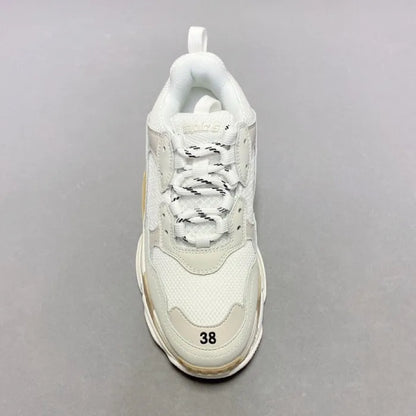 B - SNEAKERS