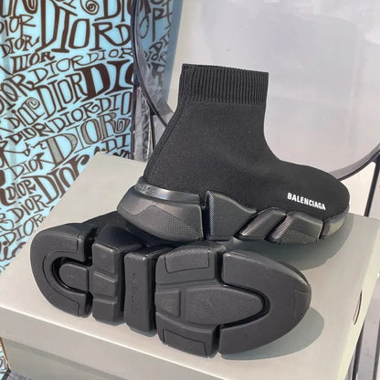 B - SNEAKERS