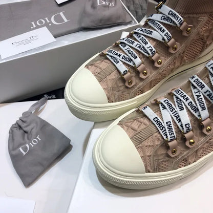 D - SNEAKERS
