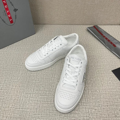 P - SNEAKERS