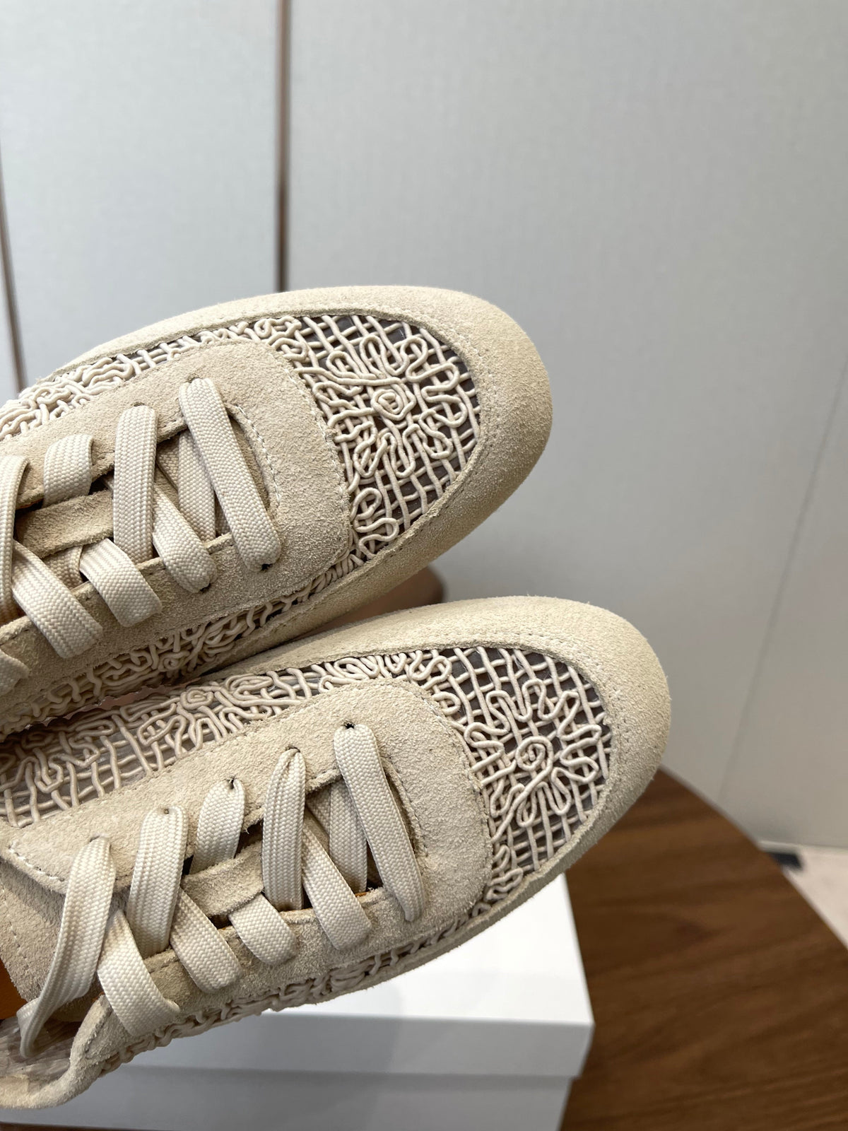 T-Sneakers