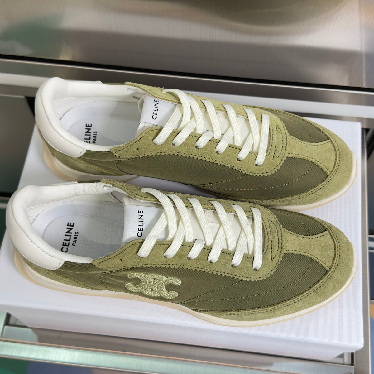 S-Sneakers