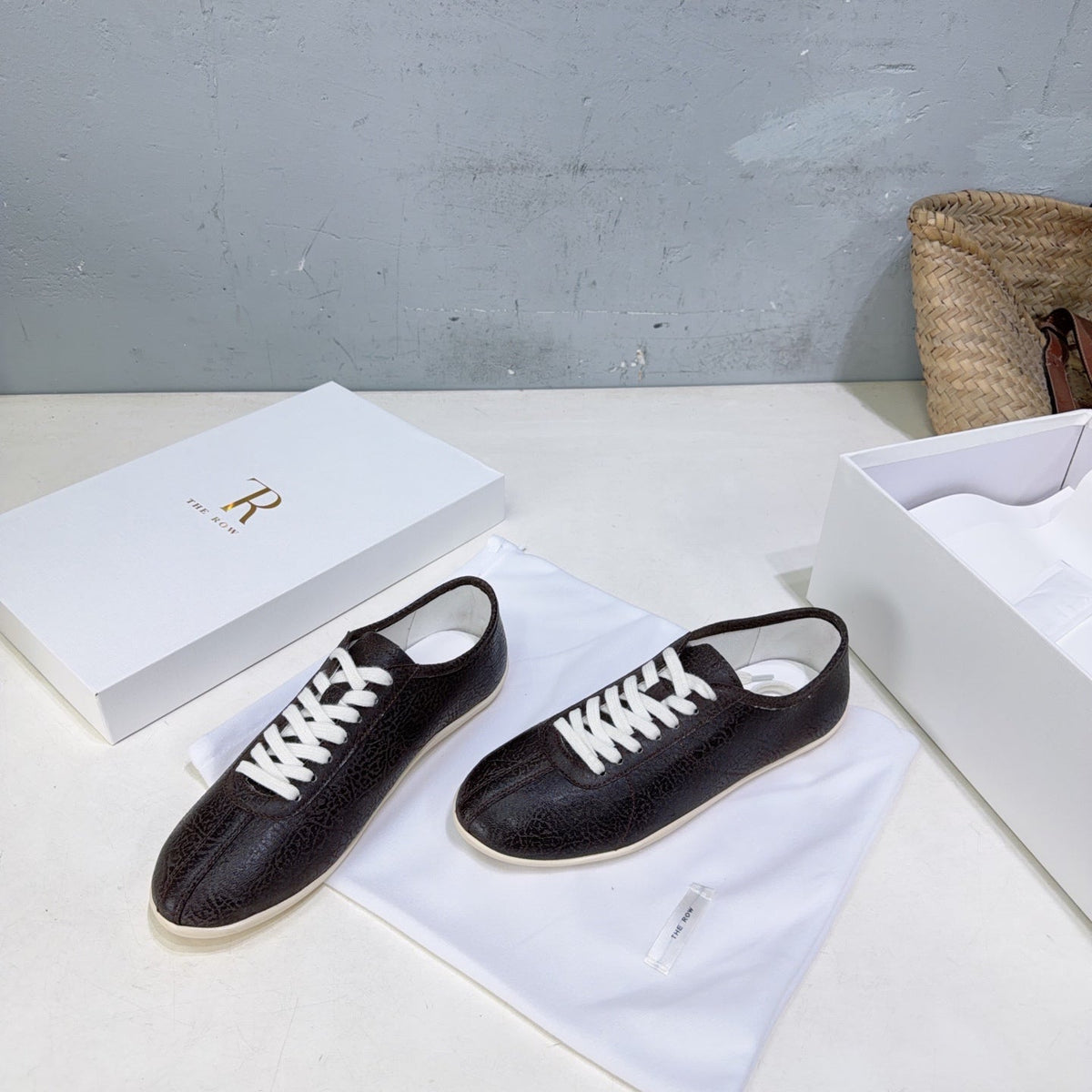 T-Sneakers