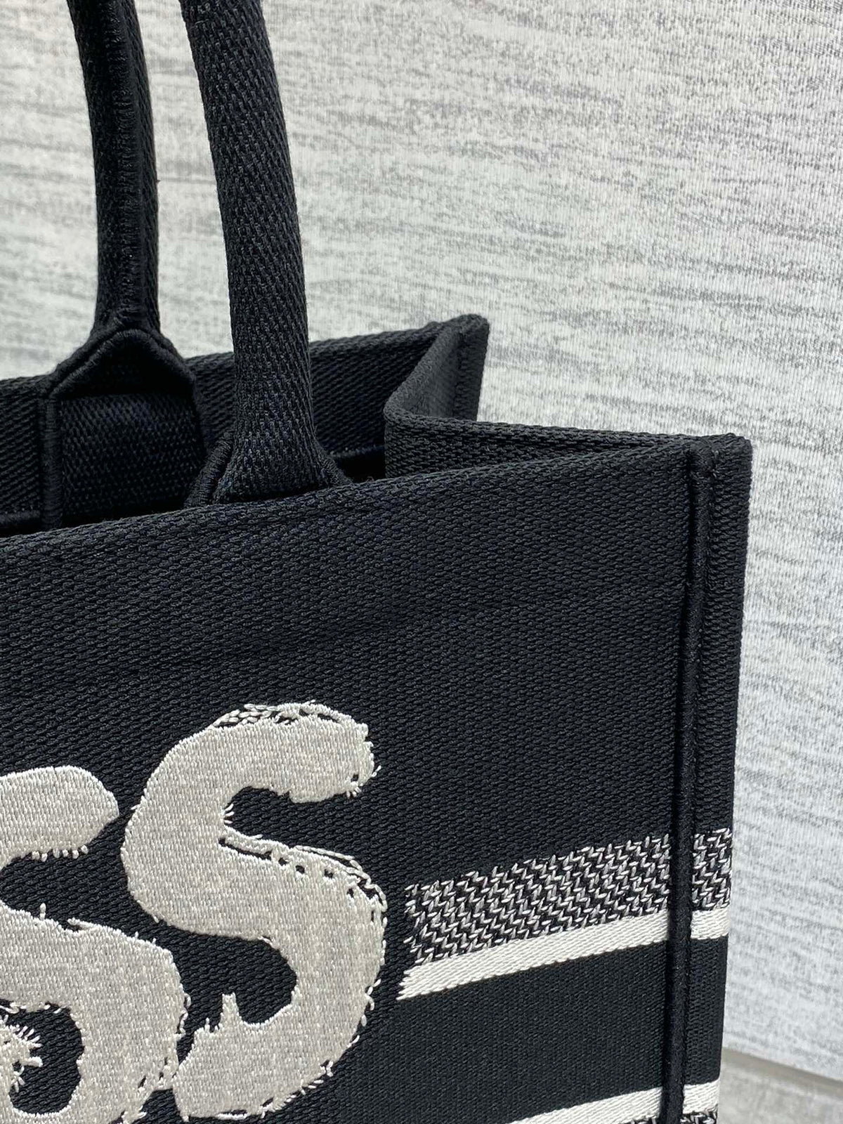 D-Book Tote