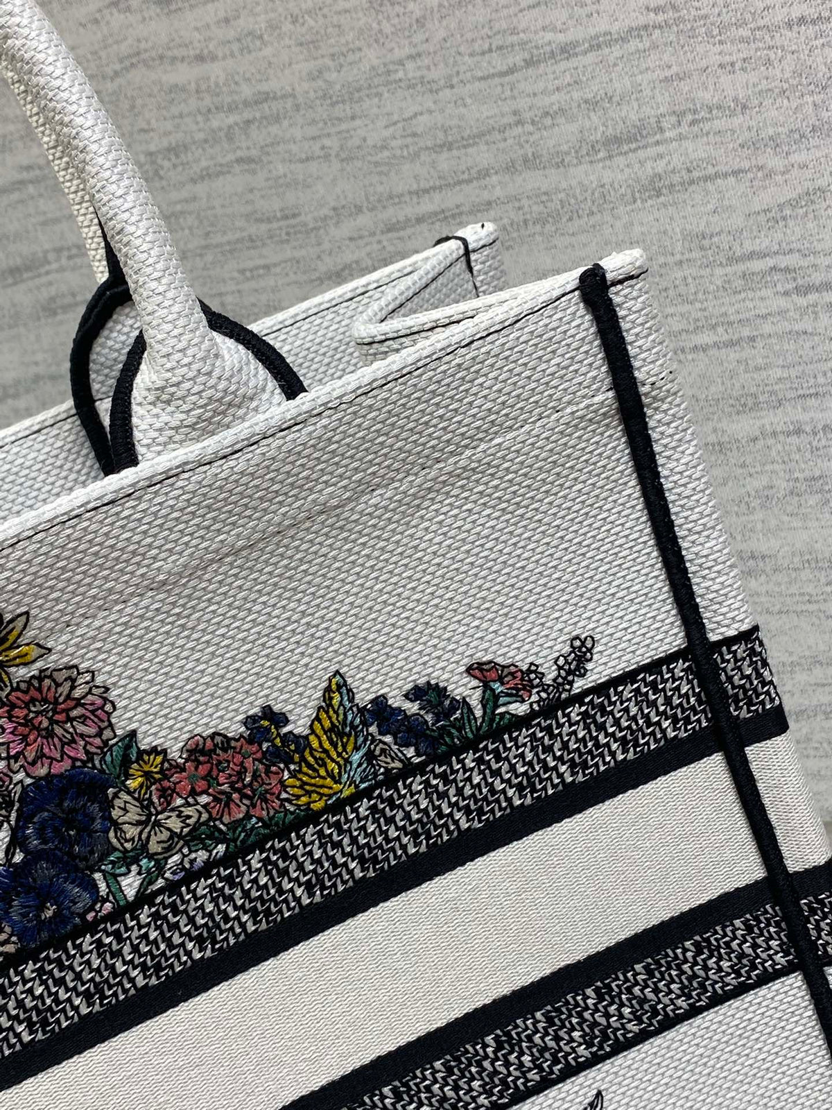 D-Book Tote