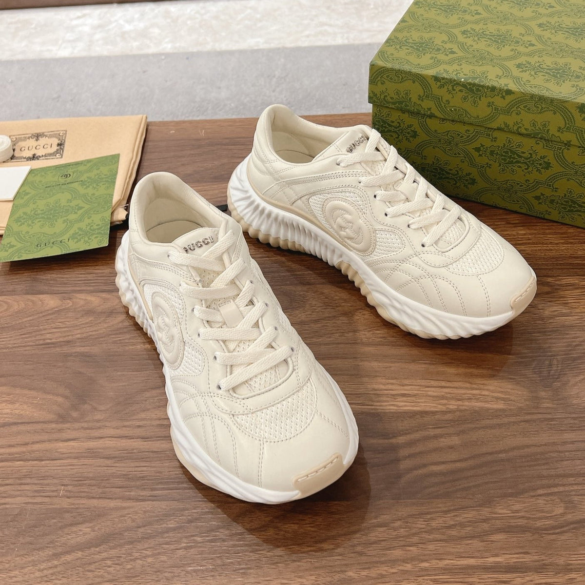 G-Sneakers
