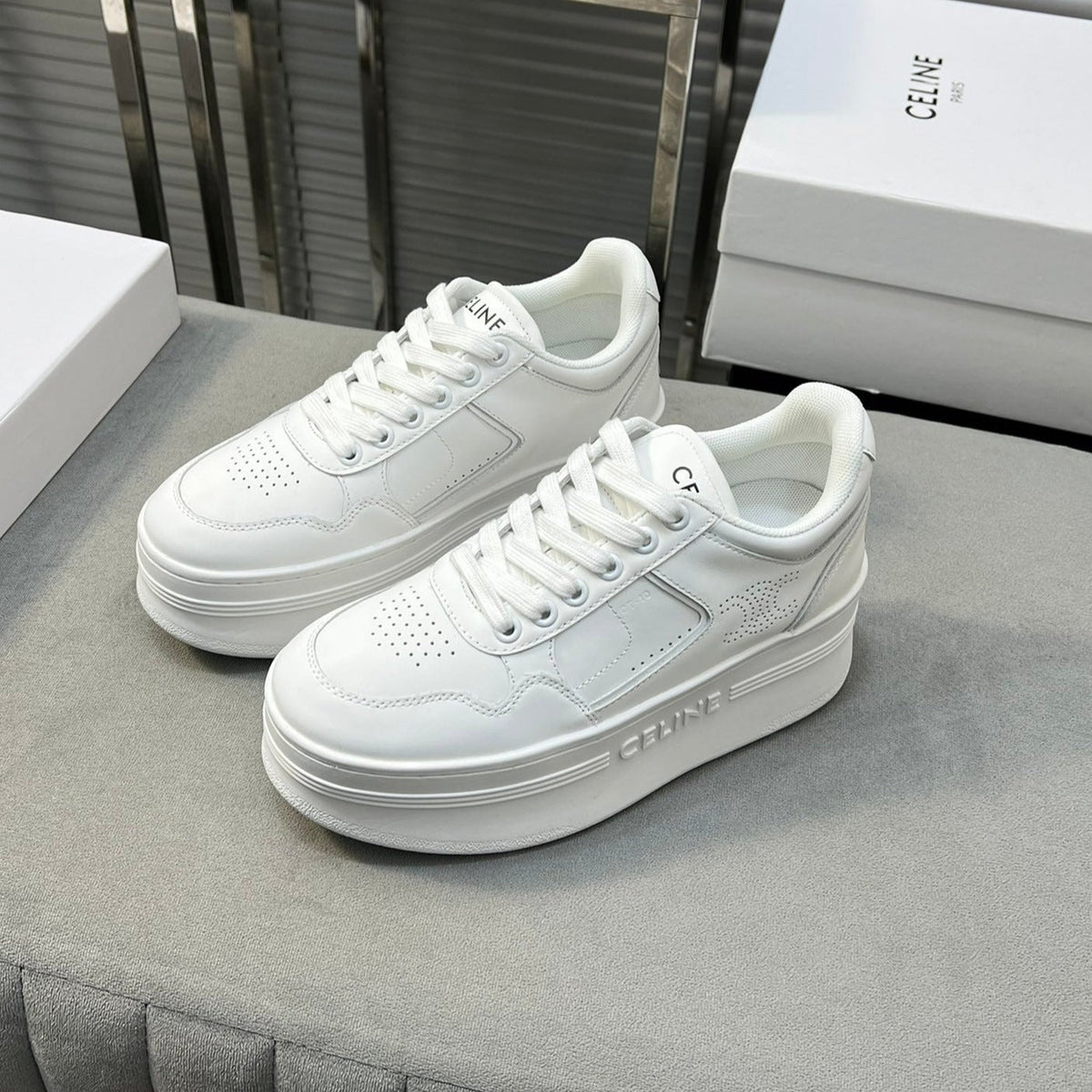 S-Sneakers