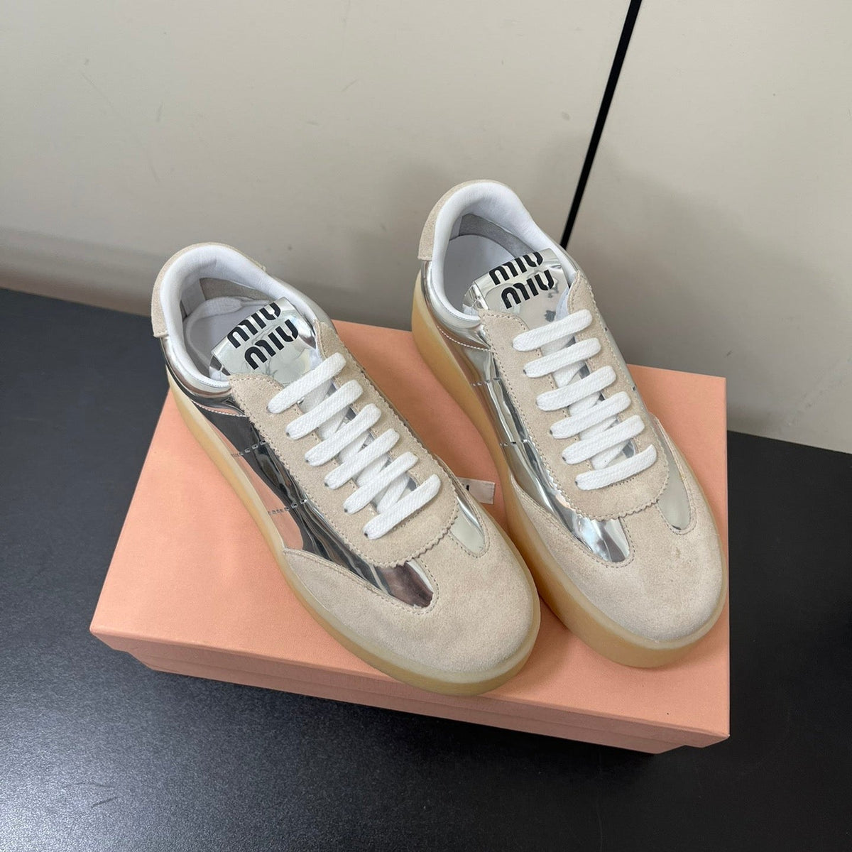 M-Sneakers
