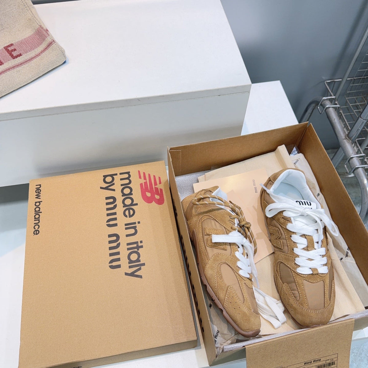 M-Sneakers