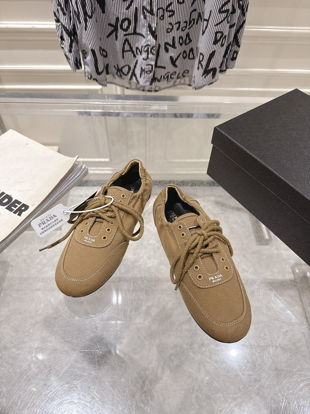 P-Sneakers