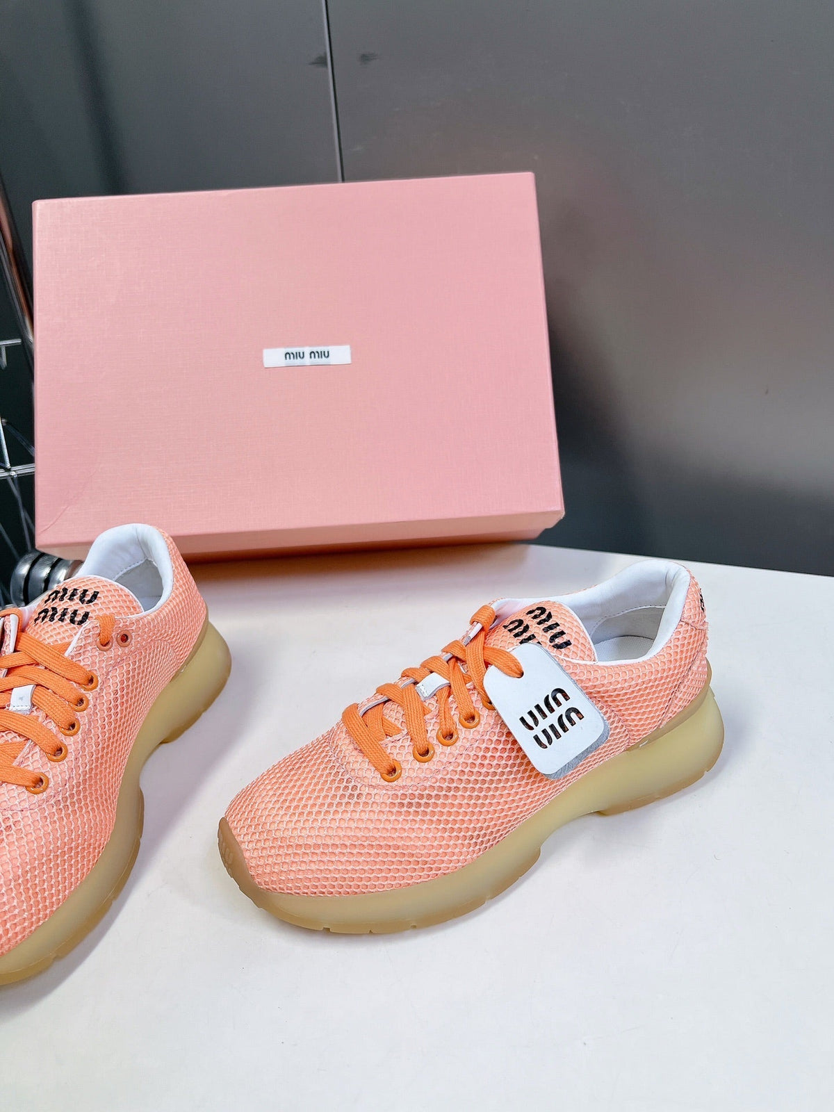 M-Sneakers