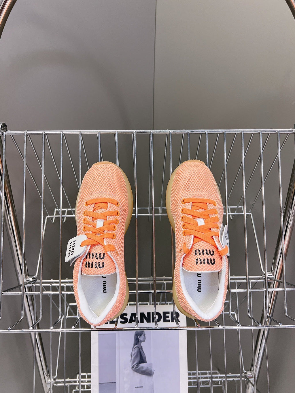 M-Sneakers