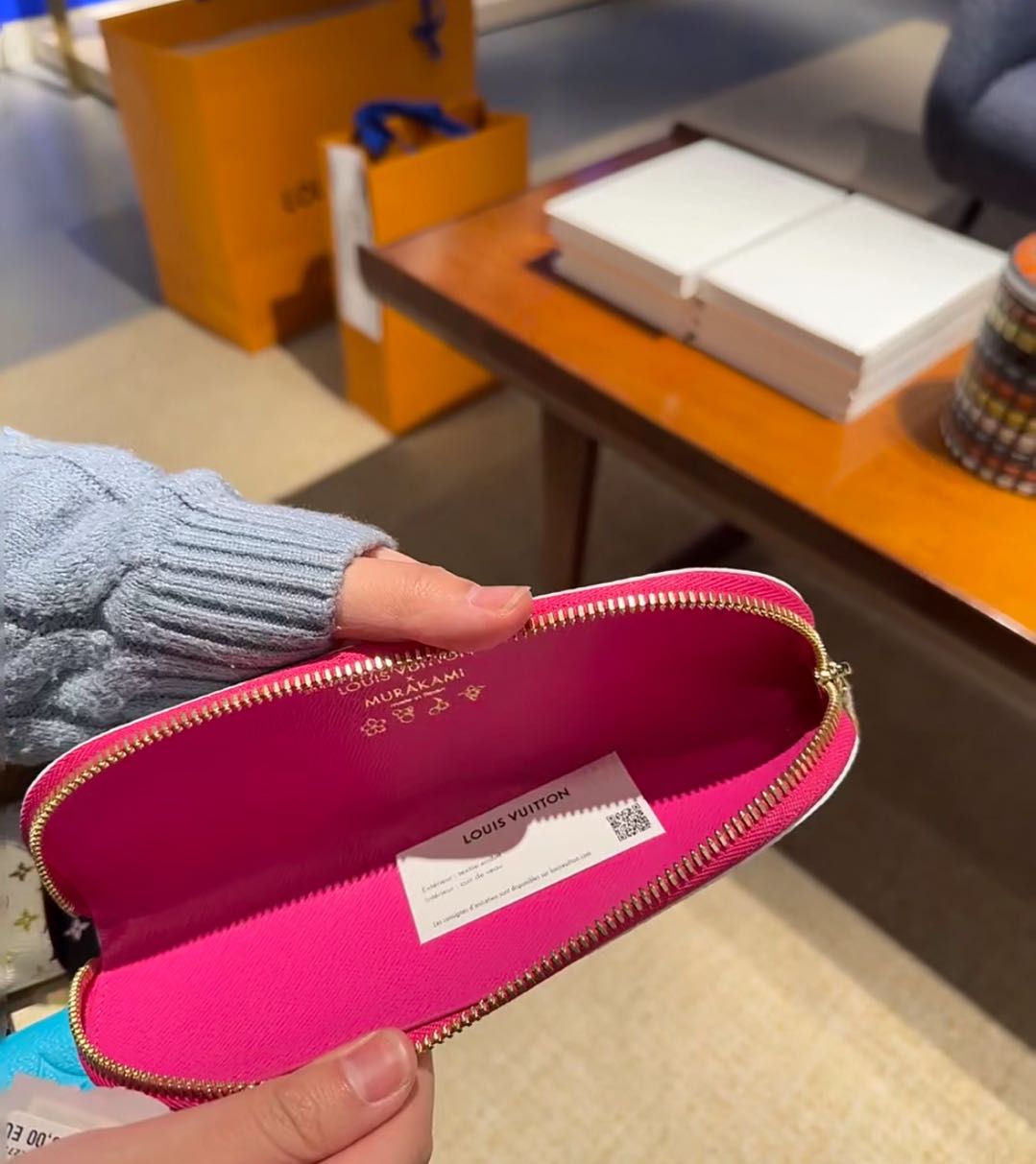 L--Dompet Pemegang Kartu yang Inspiratif: Elegan & Fungsional!